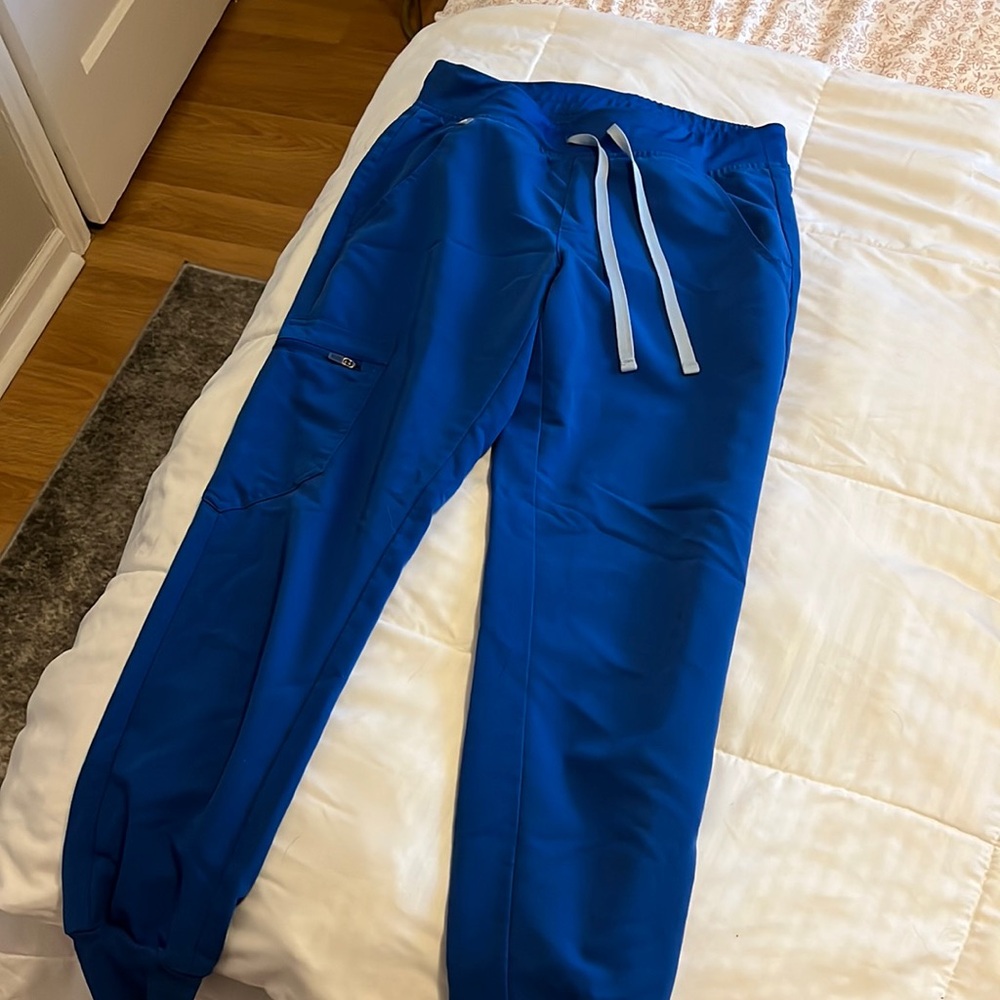 Figs jogger scrubs